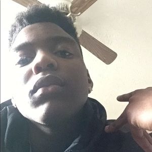 Meet your Posher, Derron